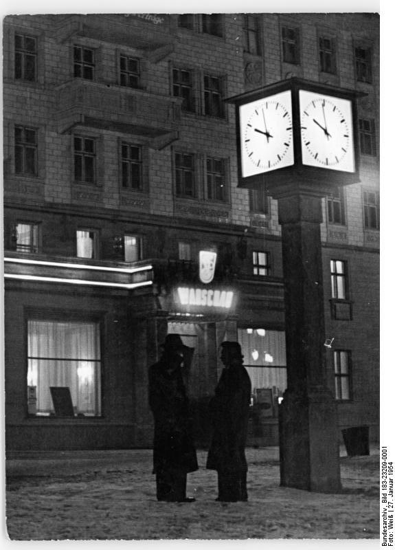 Café Warschau, Winternacht, 27.01.1957, 21:58 Uhr