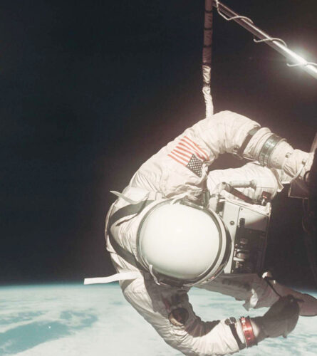 JAMES LOVELL (GEMINI XII) 1966 Spacewalker: Buzz Aldrin floating in zero gravity over the Earth. 11-15 Nov 1966.